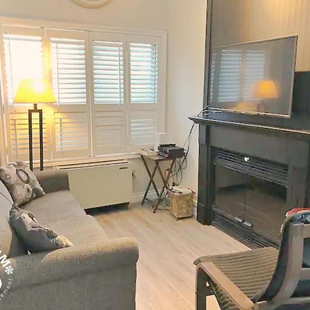 ההרים הכחולים Blue Mountain, Collingwood - Loft Condo, Sleeps 4 מראה חיצוני תמונה