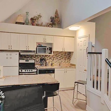 ההרים הכחולים Blue Mountain, Collingwood - Loft Condo, Sleeps 4 מראה חיצוני תמונה
