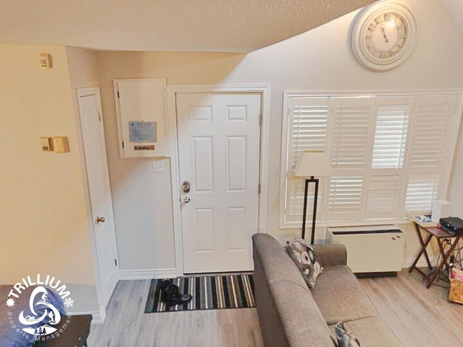 ההרים הכחולים Blue Mountain, Collingwood - Loft Condo, Sleeps 4 מראה חיצוני תמונה