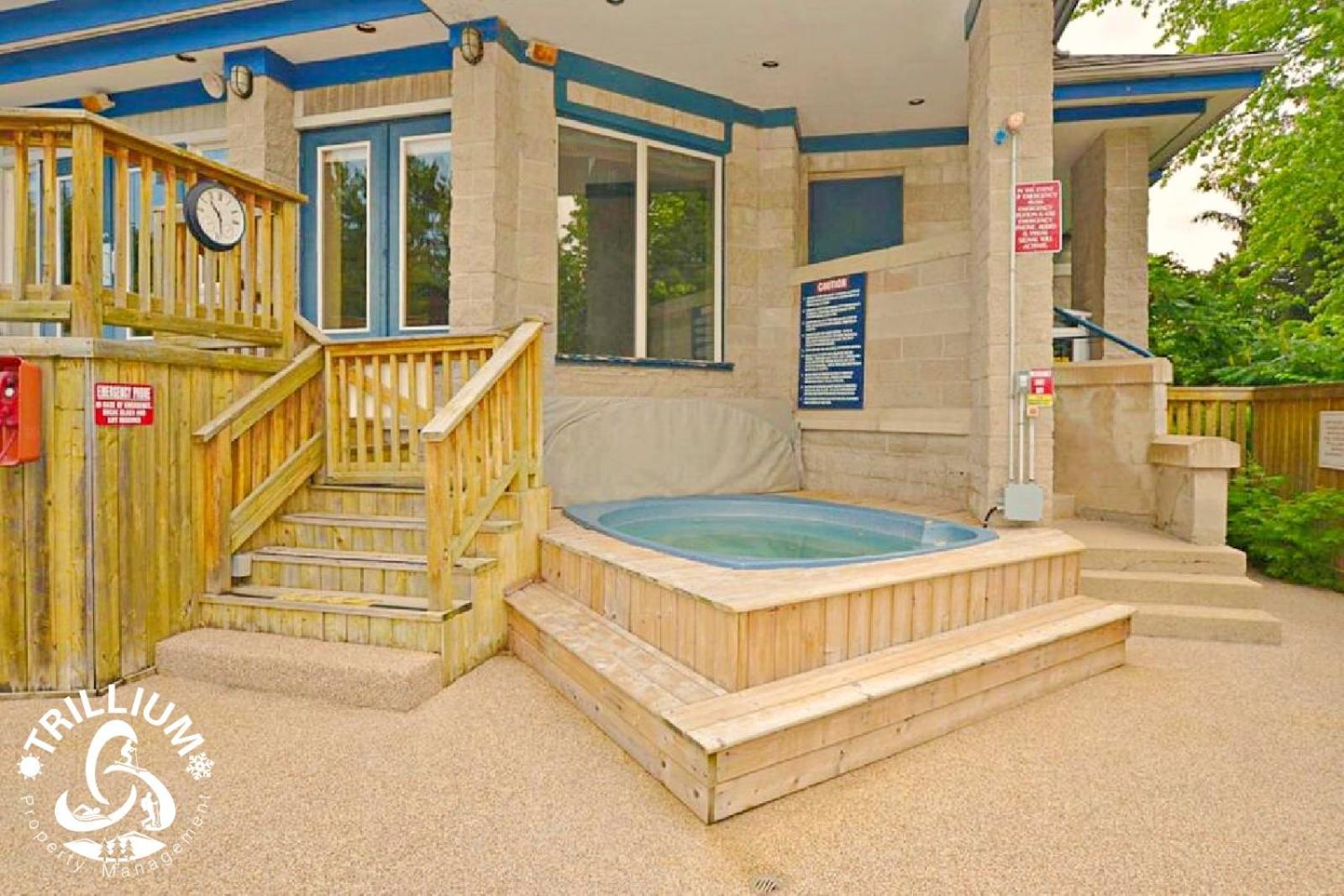 ההרים הכחולים Blue Mountain, Collingwood - Loft Condo, Sleeps 4 מראה חיצוני תמונה