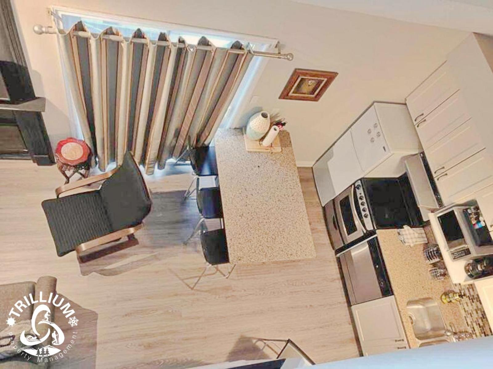 ההרים הכחולים Blue Mountain, Collingwood - Loft Condo, Sleeps 4 מראה חיצוני תמונה