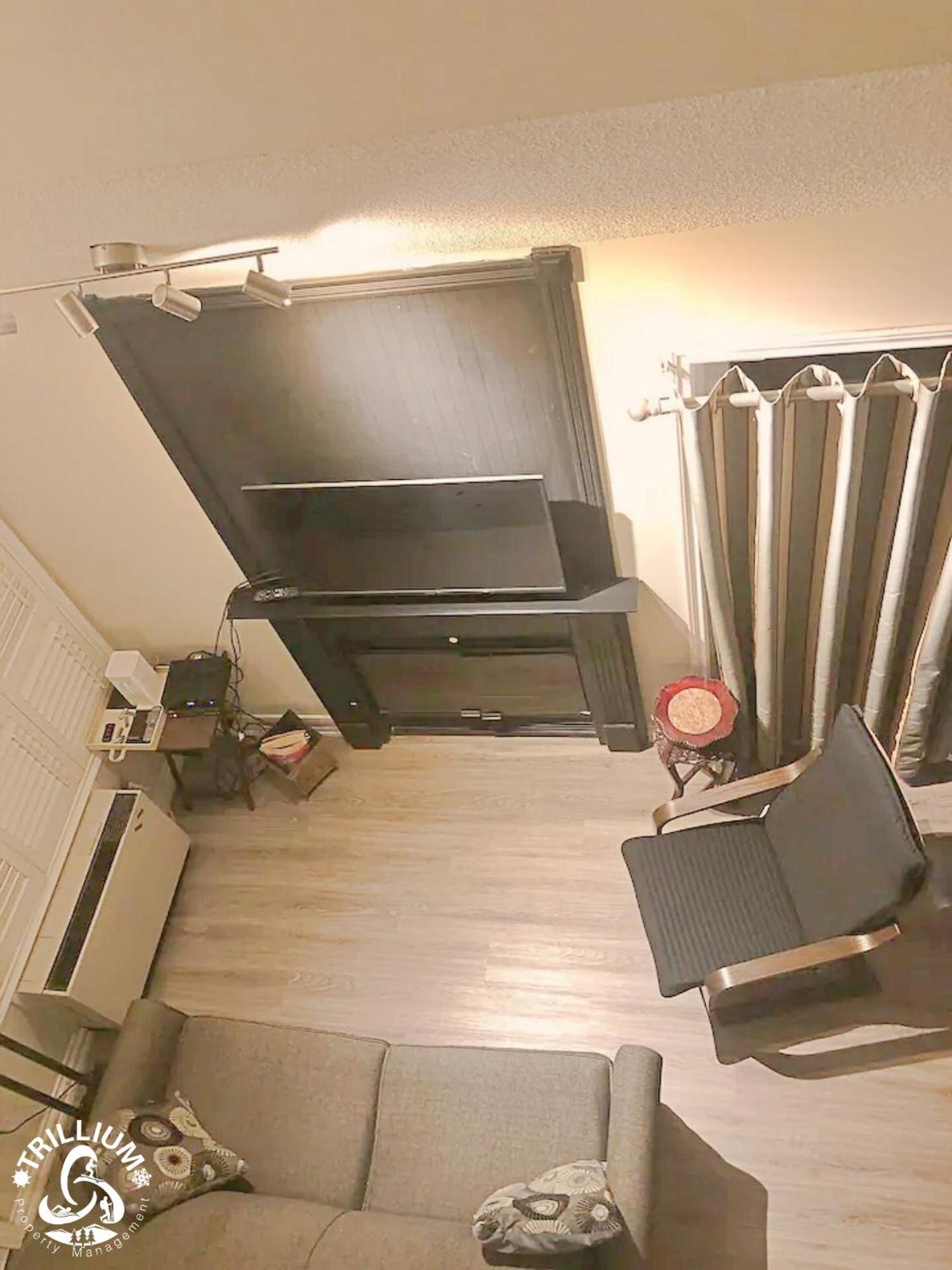 ההרים הכחולים Blue Mountain, Collingwood - Loft Condo, Sleeps 4 מראה חיצוני תמונה