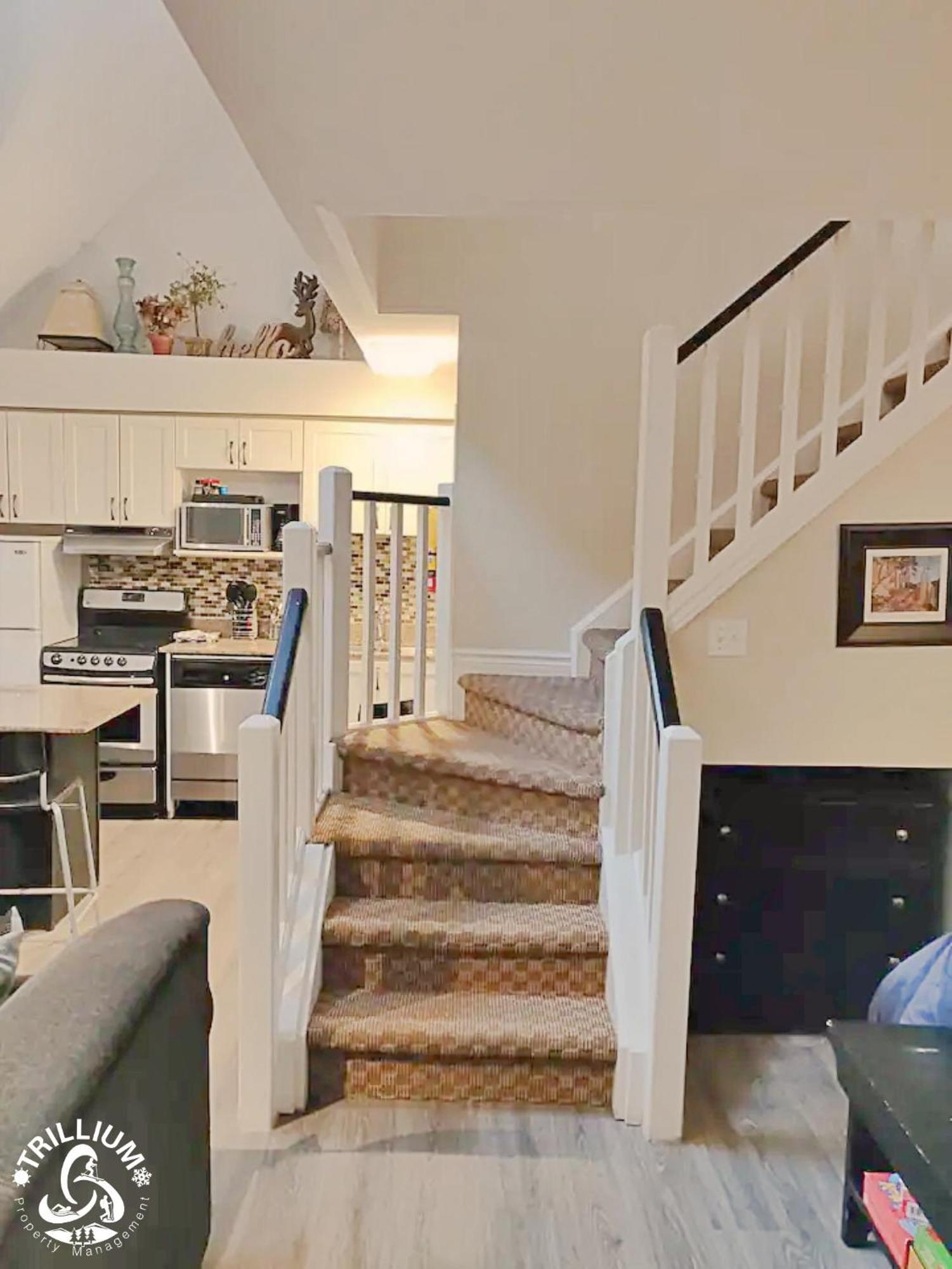 ההרים הכחולים Blue Mountain, Collingwood - Loft Condo, Sleeps 4 מראה חיצוני תמונה